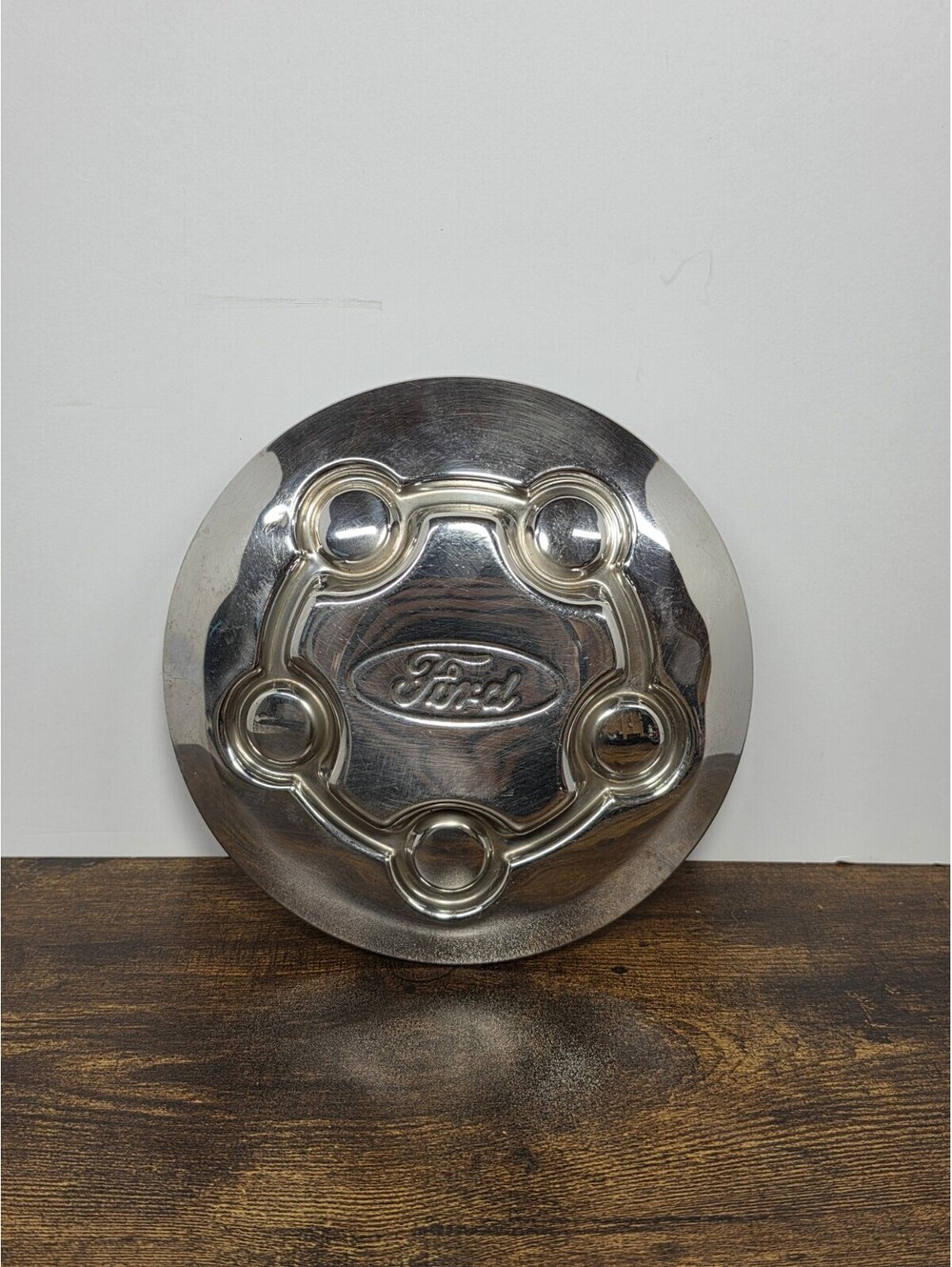 Crown Victoria, Ranger, Taurus, Explorer  7.5 Inch Center Cap